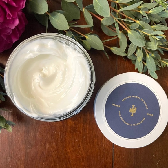 MARGOT ELENA LOLLIA Dream White Tea & Honeysuckle Cocoa Butter Body Butter - Picture 5 of 6